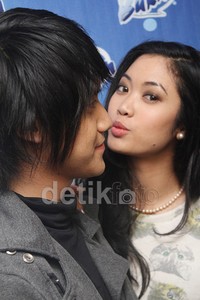 Widi berpose imut di depan kamera. Gus Mun/detikHOT.