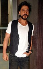 Wajah Brewokan Shahrukh Khan