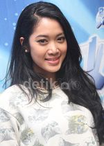 Widi Vierratale Girly dengan Rok Tutu