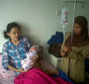 Kisah Bahagia Ibu di Bandung yang Melahirkan Bayi 11-12-13