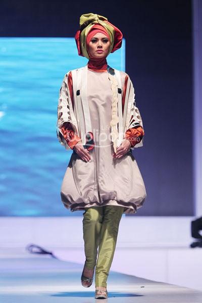 Ahmad Zaki Water City. IPBM Jabar collection 2014 at Ballroom Trans Luxury Hotel. Bandung. 09-Desember-2013. [Foto: Mohammad Abduh/Wolipop]