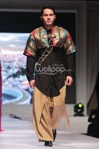 Zareena Servia Con Amore. IPBM Jabar collection 2014 at Trans Luxury Hotel. Bandung. 09-Desember-2013. [Foto: Mohammad Abduh/Wolipop]