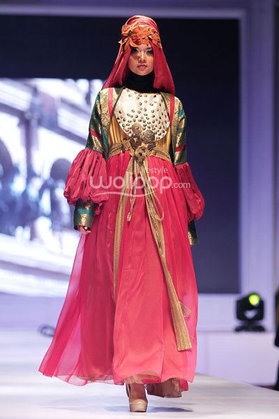 Zareena Servia Con Amore. IPBM Jabar collection 2014 at Trans Luxury Hotel. Bandung. 09-Desember-2013. [Foto: Mohammad Abduh/Wolipop]