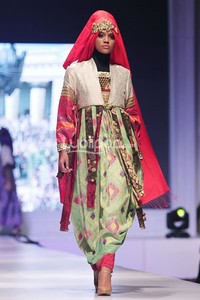 Zareena Servia Con Amore. IPBM Jabar collection 2014 at Trans Luxury Hotel. Bandung. 09-Desember-2013. [Foto: Mohammad Abduh/Wolipop]