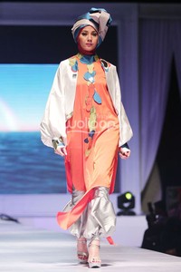 Ahmad Zaki Water City. IPBM Jabar collection 2014 at Ballroom Trans Luxury Hotel. Bandung. 09-Desember-2013. [Foto: Mohammad Abduh/Wolipop]