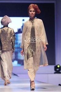 Meeta Fauzan La Belle Fille. IPBM Jabar collection 2014 at Ballroom Trans Luxury Hotel. Bandung. 09-Desember-2013. [Foto: Mohammad Abduh/Wolipop]