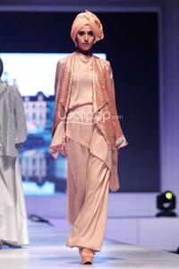 Meeta Fauzan La Belle Fille. IPBM Jabar collection 2014 at Ballroom Trans Luxury Hotel. Bandung. 09-Desember-2013. [Foto: Mohammad Abduh/Wolipop]