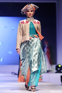 Ernie Kosasih Masquetik. IPBM Jabar collection 2014 at Ballroom Trans Luxury Hotel. Bandung. 09-Desember-2013. [Foto: Mohammad Abduh/Wolipop]