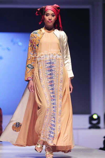 Ernie Kosasih Masquetik. IPBM Jabar collection 2014 at Ballroom Trans Luxury Hotel. Bandung. 09-Desember-2013. [Foto: Mohammad Abduh/Wolipop]