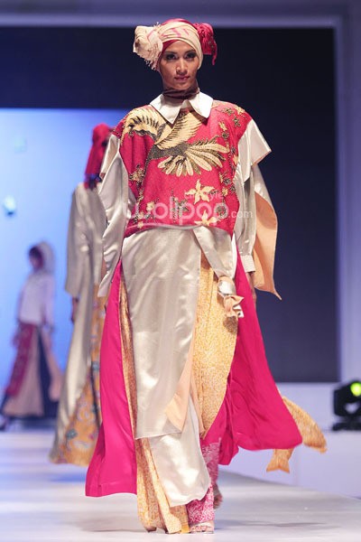 Ernie Kosasih Masquetik. IPBM Jabar collection 2014 at Ballroom Trans Luxury Hotel. Bandung. 09-Desember-2013. [Foto: Mohammad Abduh/Wolipop]