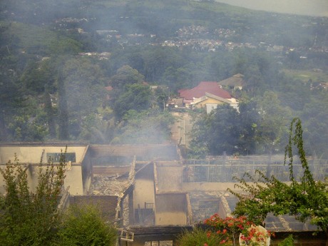 Pembongkaran Vila di Puncak Rusuh, 2 Vila Dirusak Massa dan 1 Dibakar