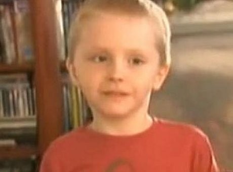 Cium Teman Sekelas, Bocah 6 Tahun Diskorsing dari Sekolah