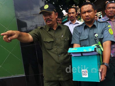Terkait Korupsi, Dukumen BOS SMP 67 Jakarta Disita