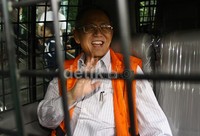 Terkait kasus ini, Dada Rosada dan Edi Siswadi disangkakan telah memberikan suap kepada hakim PN Bandung, Setyabudi Tejocahyono. Suap diberikan untuk pengurusan perkara korupsi Bansos Bandung. Lamhot Aritonang/detikFoto.