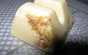 Kembali Terjadi, Ditemukan Ulat dalam Cokelat SilverQueen Chunky Bar
