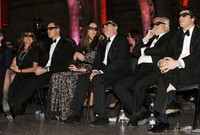 Kate Middleton dan Pangeran William saat menyaksikan film 3D. Suzanne Plunkett/Getty Images.