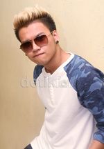 Wow, SM*SH Berambut Pirang