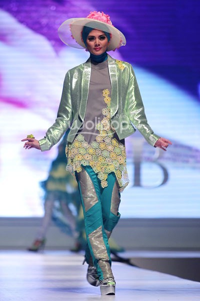 Rya Baraba Gumelis. IPBM Jabar collection 2014 at Ballroom Trans Luxury Hotel. Bandung. 09-Desember-2013. [Foto: Mohammad Abduh/Wolipop]