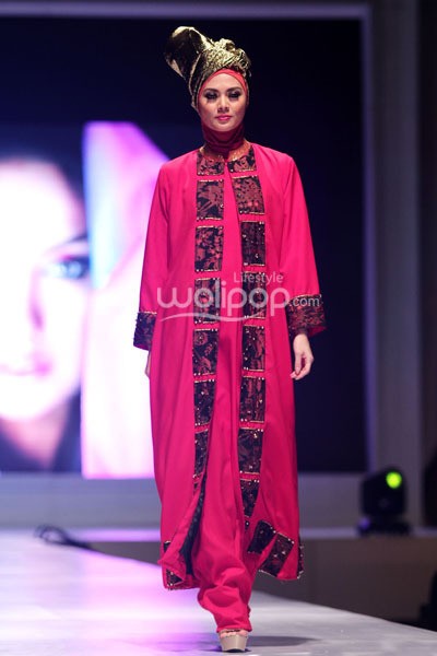 Nina AZura Exotic Ethnic. IPBM Jabar collection 2014 at Ballroom Trans Luxury Hotel. Bandung. 09-Desember-2013. [Foto: Mohammad Abduh/Wolipop]