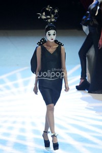 Sebastian Gunawan FANTASIRKUS. Bazaar Fashion Concerto 2014 at Jakarta Convention Center. Jakarta. 05 Desember 2013. [Foto: Mohammad Abduh/Wolipop]