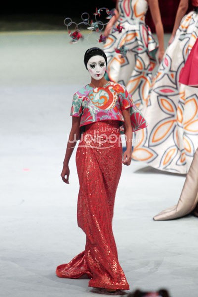 Sebastian Gunawan FANTASIRKUS. Bazaar Fashion Concerto 2014 at Jakarta Convention Center. Jakarta. 05 Desember 2013. [Foto: Mohammad Abduh/Wolipop]
