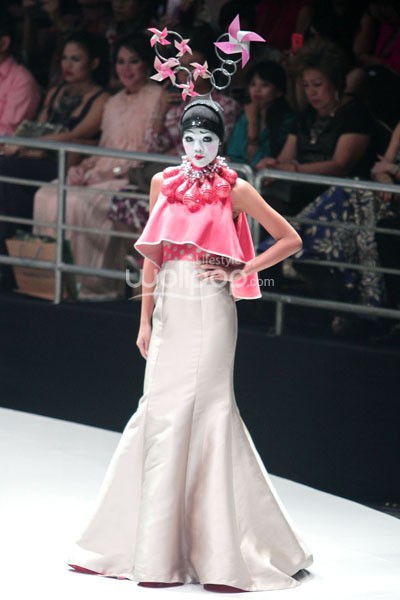 Sebastian Gunawan FANTASIRKUS. Bazaar Fashion Concerto 2014 at Jakarta Convention Center. Jakarta. 05 Desember 2013. [Foto: Mohammad Abduh/Wolipop]