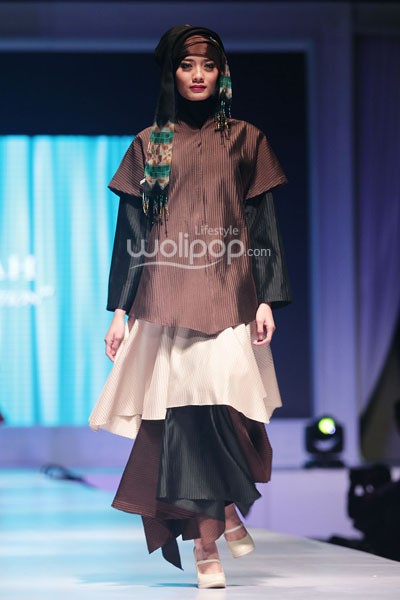 Iva Lativah Value Glam Exploration. IPBM Jabar collection 2014 at Ballroom Trans Luxury Hotel. Bandung. 09-Desember-2013. [Foto: Mohammad Abduh/Wolipop]