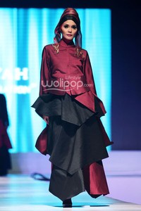 Iva Lativah Value Glam Exploration. IPBM Jabar collection 2014 at Ballroom Trans Luxury Hotel. Bandung. 09-Desember-2013. [Foto: Mohammad Abduh/Wolipop]