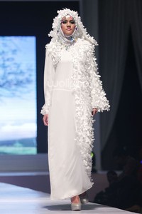 Eryani Jusuf Primavera. IPBM Jabar collection 2014 at Ballroom Trans Luxury Hotel. Bandung. 09-Desember-2013. [Foto: Mohammad Abduh/Wolipop]