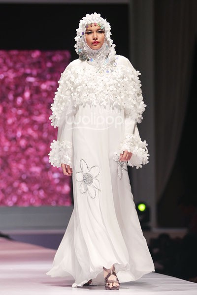 Eryani Jusuf Primavera. IPBM Jabar collection 2014 at Ballroom Trans Luxury Hotel. Bandung. 09-Desember-2013. [Foto: Mohammad Abduh/Wolipop]