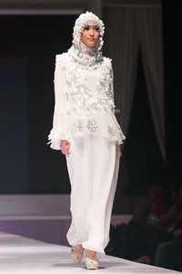 Eryani Jusuf Primavera. IPBM Jabar collection 2014 at Ballroom Trans Luxury Hotel. Bandung. 09-Desember-2013. [Foto: Mohammad Abduh/Wolipop]