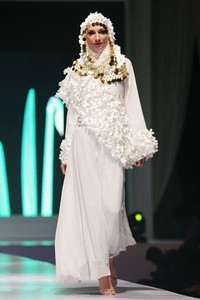 Eryani Jusuf Primavera. IPBM Jabar collection 2014 at Ballroom Trans Luxury Hotel. Bandung. 09-Desember-2013. [Foto: Mohammad Abduh/Wolipop]