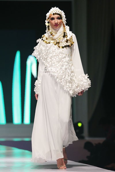 Eryani Jusuf Primavera. IPBM Jabar collection 2014 at Ballroom Trans Luxury Hotel. Bandung. 09-Desember-2013. [Foto: Mohammad Abduh/Wolipop]