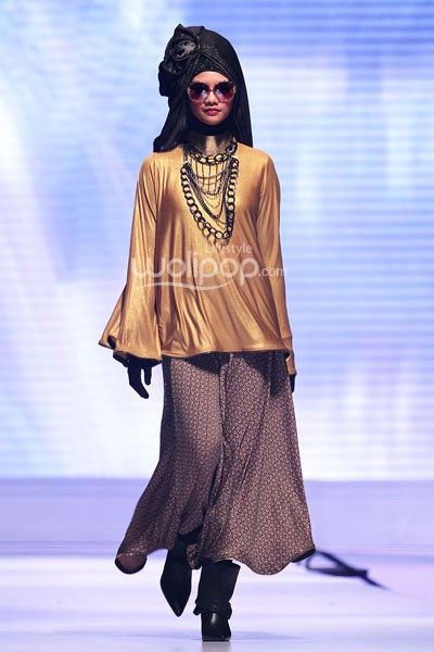 Errin Ugaru Moon and Sun. IPBM Jabar collection 2014 at Ballroom Trans Luxury Hotel. Bandung. 09-Desember-2013. [Foto: Mohammad Abduh/Wolipop]