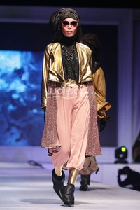 Errin Ugaru Moon and Sun. IPBM Jabar collection 2014 at Ballroom Trans Luxury Hotel. Bandung. 09-Desember-2013. [Foto: Mohammad Abduh/Wolipop]