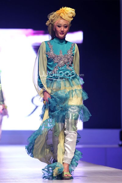 Rya Baraba Gumelis. IPBM Jabar collection 2014 at Ballroom Trans Luxury Hotel. Bandung. 09-Desember-2013. [Foto: Mohammad Abduh/Wolipop]