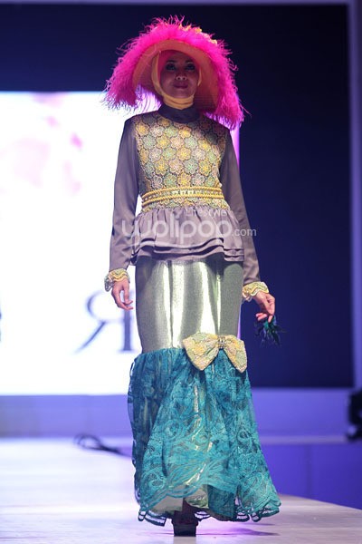 Rya Baraba Gumelis. IPBM Jabar collection 2014 at Ballroom Trans Luxury Hotel. Bandung. 09-Desember-2013. [Foto: Mohammad Abduh/Wolipop]