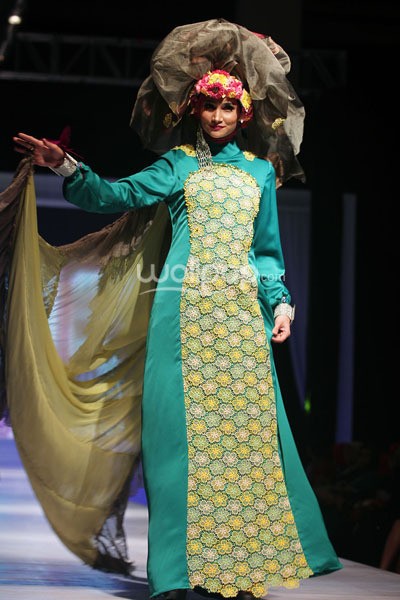 Rya Baraba Gumelis. IPBM Jabar collection 2014 at Ballroom Trans Luxury Hotel. Bandung. 09-Desember-2013. [Foto: Mohammad Abduh/Wolipop]