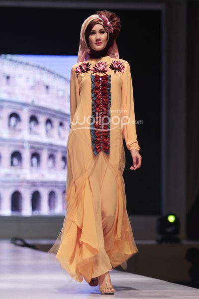 Ani She Be Beautiful Unique. IPBM Jabar collection 2014 at Ballroom Trans Luxury Hotel. Bandung. 09-Desember-2013. [Foto: Mohammad Abduh/Wolipop]