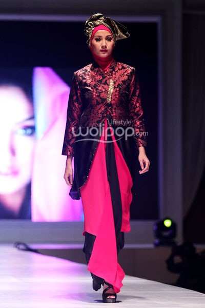 Nina A Zura Exotic Ethnic. IPBM Jabar collection 2014 at Ballroom Trans Luxury Hotel. Bandung. 09-Desember-2013. [Foto: Mohammad Abduh/Wolipop]