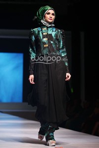 Nina A Zura Exotic Ethnic. IPBM Jabar collection 2014 at Ballroom Trans Luxury Hotel. Bandung. 09-Desember-2013. [Foto: Mohammad Abduh/Wolipop]