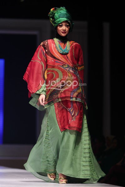 Ning Zulkarnain Luxurious Touch. IPBM Jabar collection 2014 at Ballroom Trans Luxury Hotel. Bandung. 09-Desember-2013. [Foto: Mohammad Abduh/Wolipop]