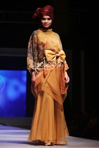 Ning Zulkarnain Luxurious Touch. IPBM Jabar collection 2014 at Ballroom Trans Luxury Hotel. Bandung. 09-Desember-2013. [Foto: Mohammad Abduh/Wolipop]