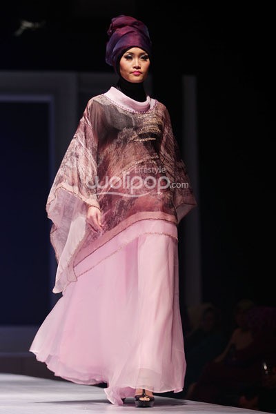 Ning Zulkarnain Luxurious Touch. IPBM Jabar collection 2014 at Ballroom Trans Luxury Hotel. Bandung. 09-Desember-2013. [Foto: Mohammad Abduh/Wolipop]