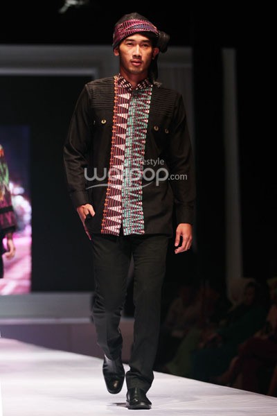 Hennie Noer Sparkling of Black Night. IPBM Jabar collection 2014 at Ballroom Trans Luxury Hotel. Bandung. 09-Desember-2013. [Foto: Mohammad Abduh/Wolipop]