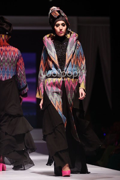 Hennie Noer Sparkling of Black Night. IPBM Jabar collection 2014 at Ballroom Trans Luxury Hotel. Bandung. 09-Desember-2013. [Foto: Mohammad Abduh/Wolipop]