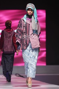 Irni Resmi Japareijm. IPBM Jabar collection 2014 at Ballroom Trans Luxury Hotel. Bandung. 09-Desember-2013. [Foto: Mohammad Abduh/Wolipop]