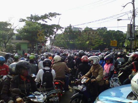  Tragedi Bintaro Belum Bikin Kapok 