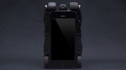 Dibungkus Batmobile, iPhone 5 Makin Garang!