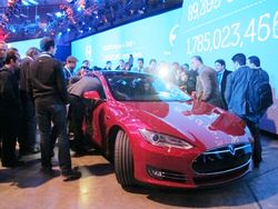 Iron Man dan Mobil Listrik Sporty